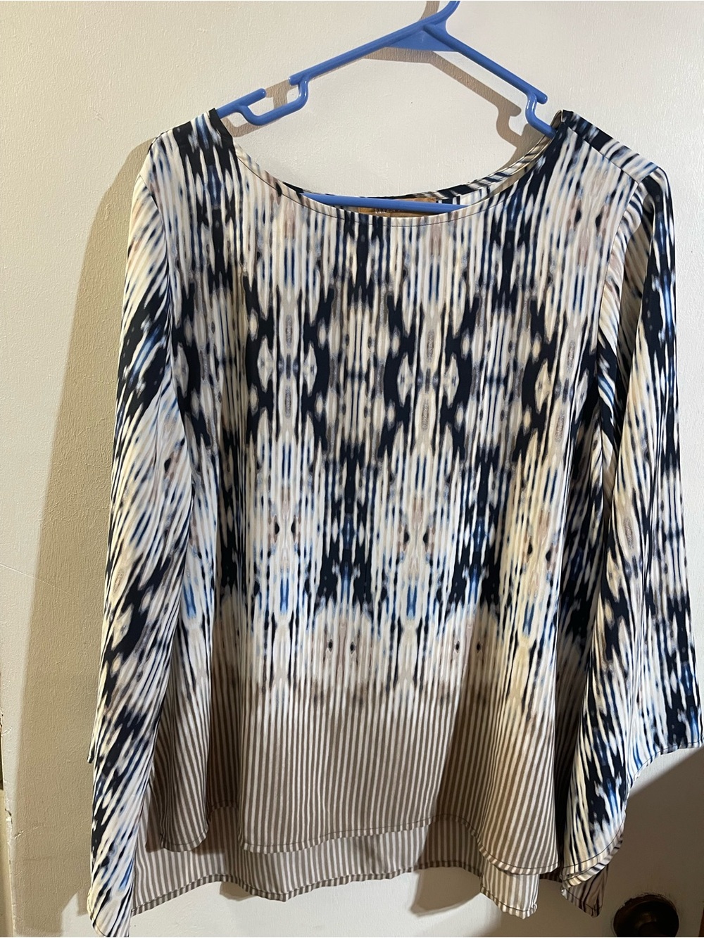 New no tag Ellen Tracy stripe top size large PTP 23